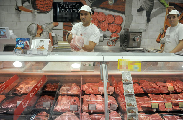 Свињско месо је поскупело за 100 динара